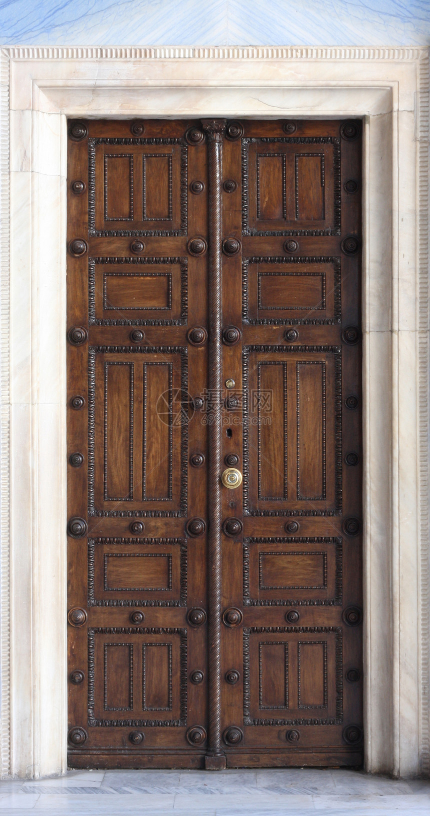 古老东正教门建筑雕刻品门把手都市乡村古董安全历史框架入口图片