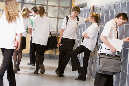 中学生日常行为规范14-15岁背景人物高清图片