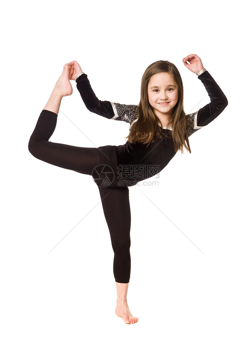 参加体操的年轻女孩健身房训练青少年衣服青春期自由体操快乐金发活动福利图片