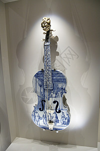陶瓷小提琴背景图片