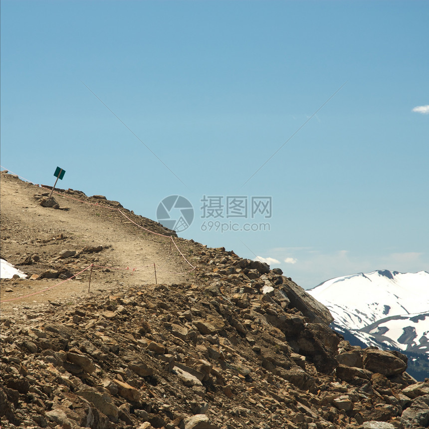 夏季惠斯勒山高峰会议美丽山脉天空风景照片滑雪山旅游假期全球荒野图片