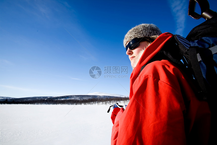 冬季冒险滑雪图片