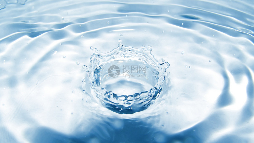水滴滴温泉滴水海浪海洋圆圈波浪蓝色液体生活反射图片