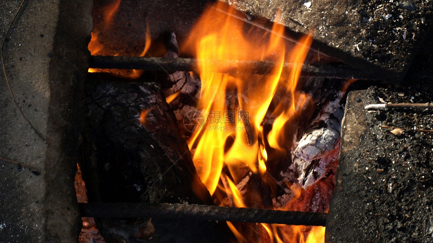 烧烤食物火焰煤炭野餐图片