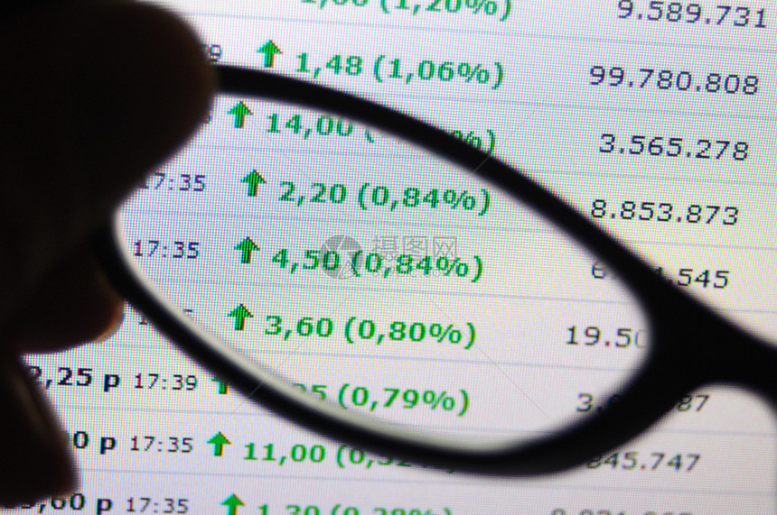 股票市场增长展示电脑价格金融投资纽带眼镜经济生长绿色图片