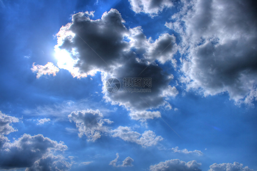 云气候季节阳光阴霾天空环境天蓝色水分晴天蓝天图片