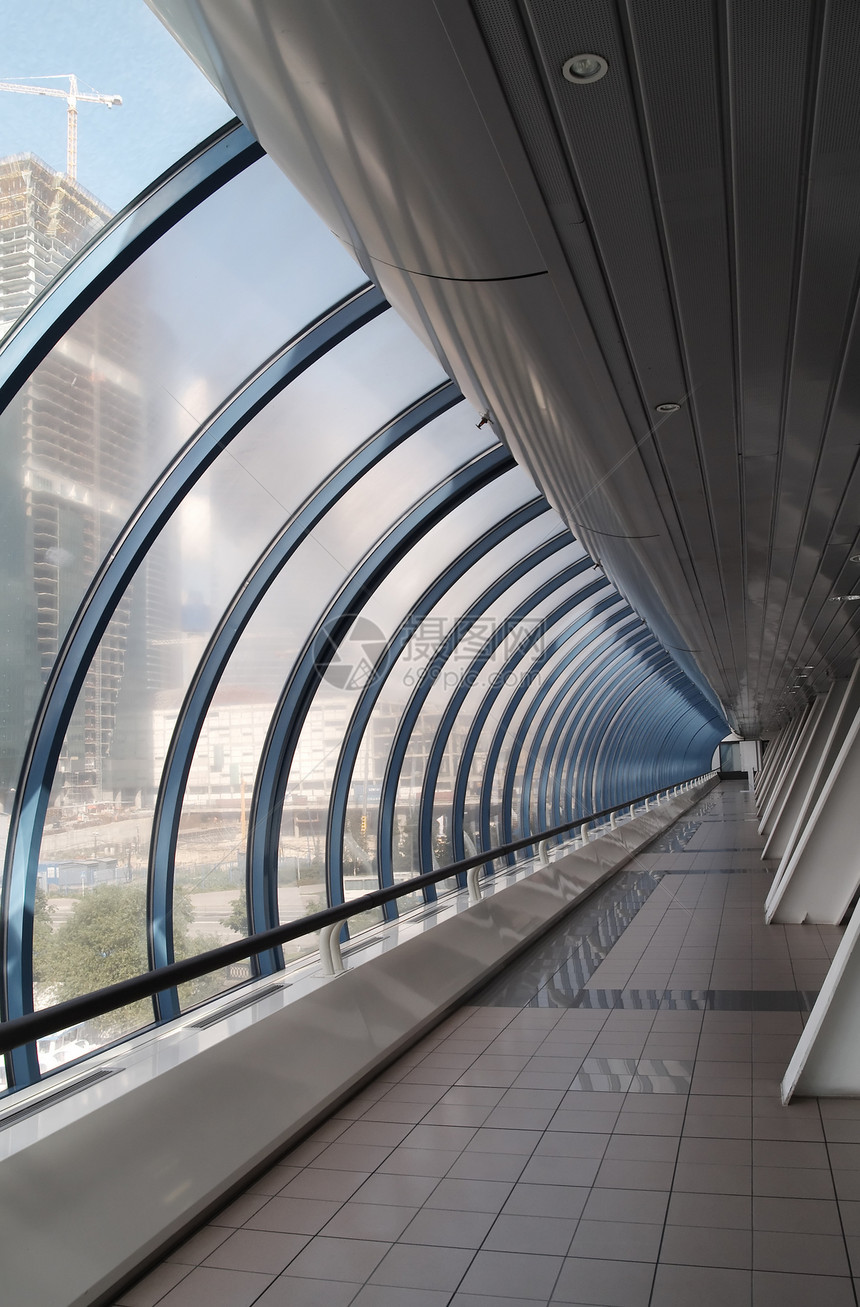 现代办公中心玻璃走廊 垂直图象图片