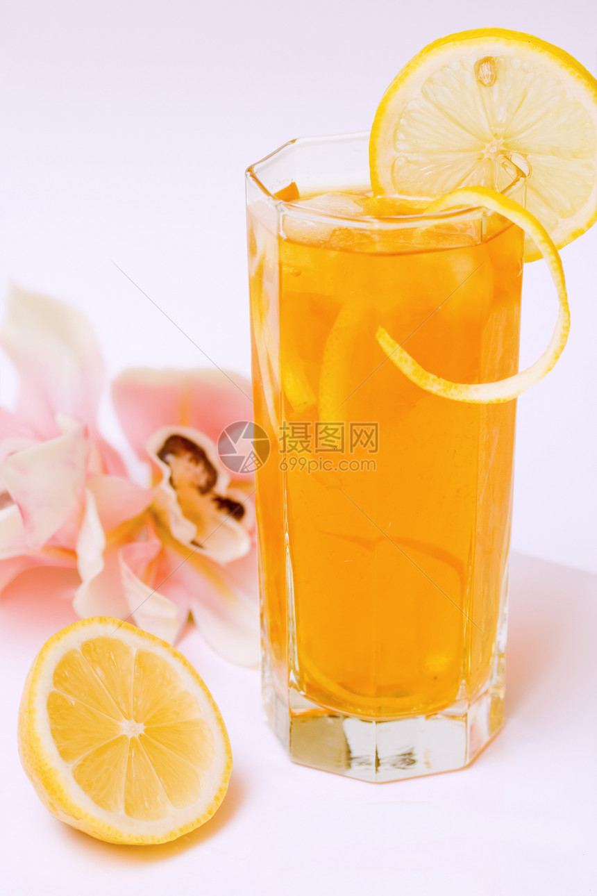 冰茶加柠檬片图片