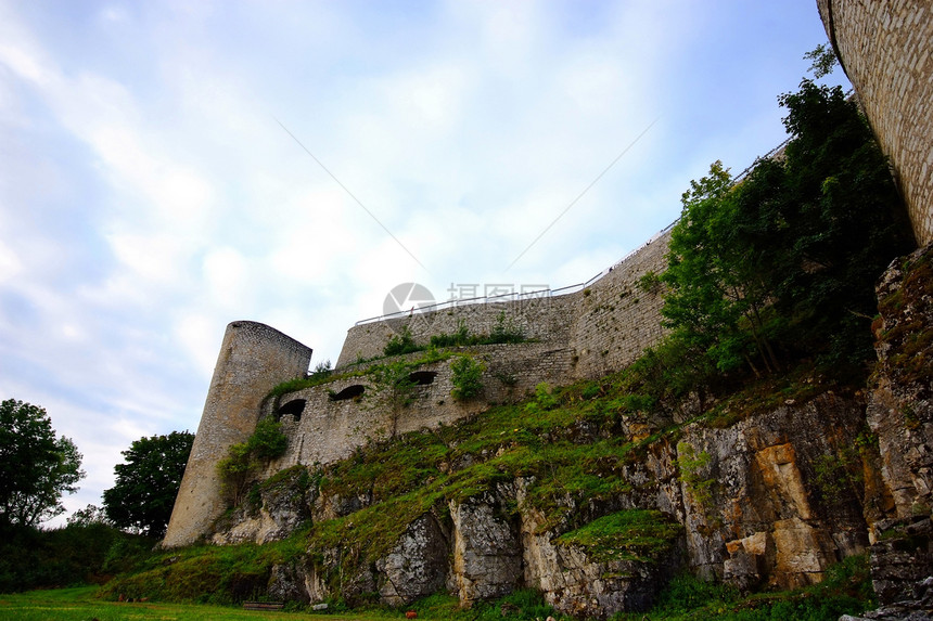 胡亨内芬城堡建筑学废墟骑士东容房子石头斗争残骸中年堡垒图片