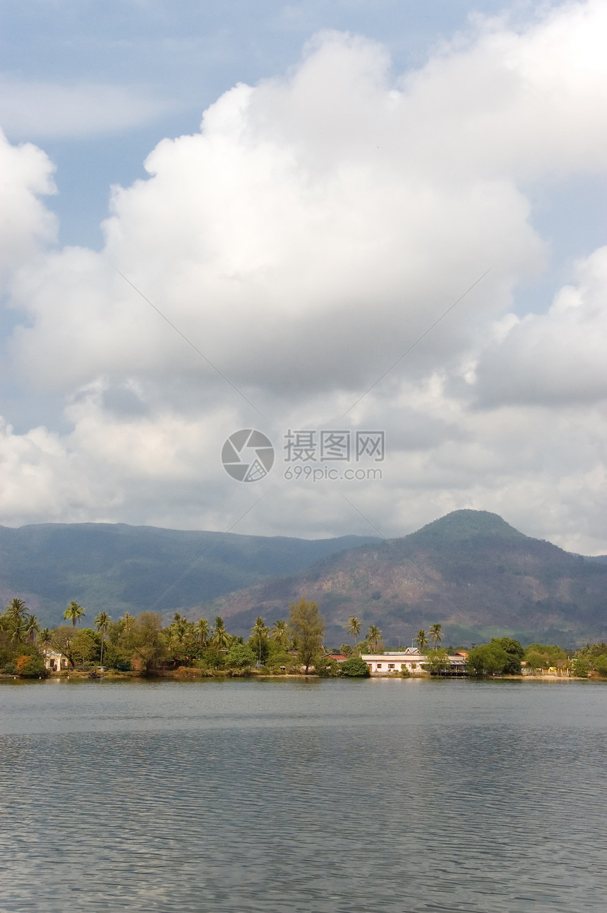 河流景观公园天空场景风光溪流树木田园旅行蓝色反射图片