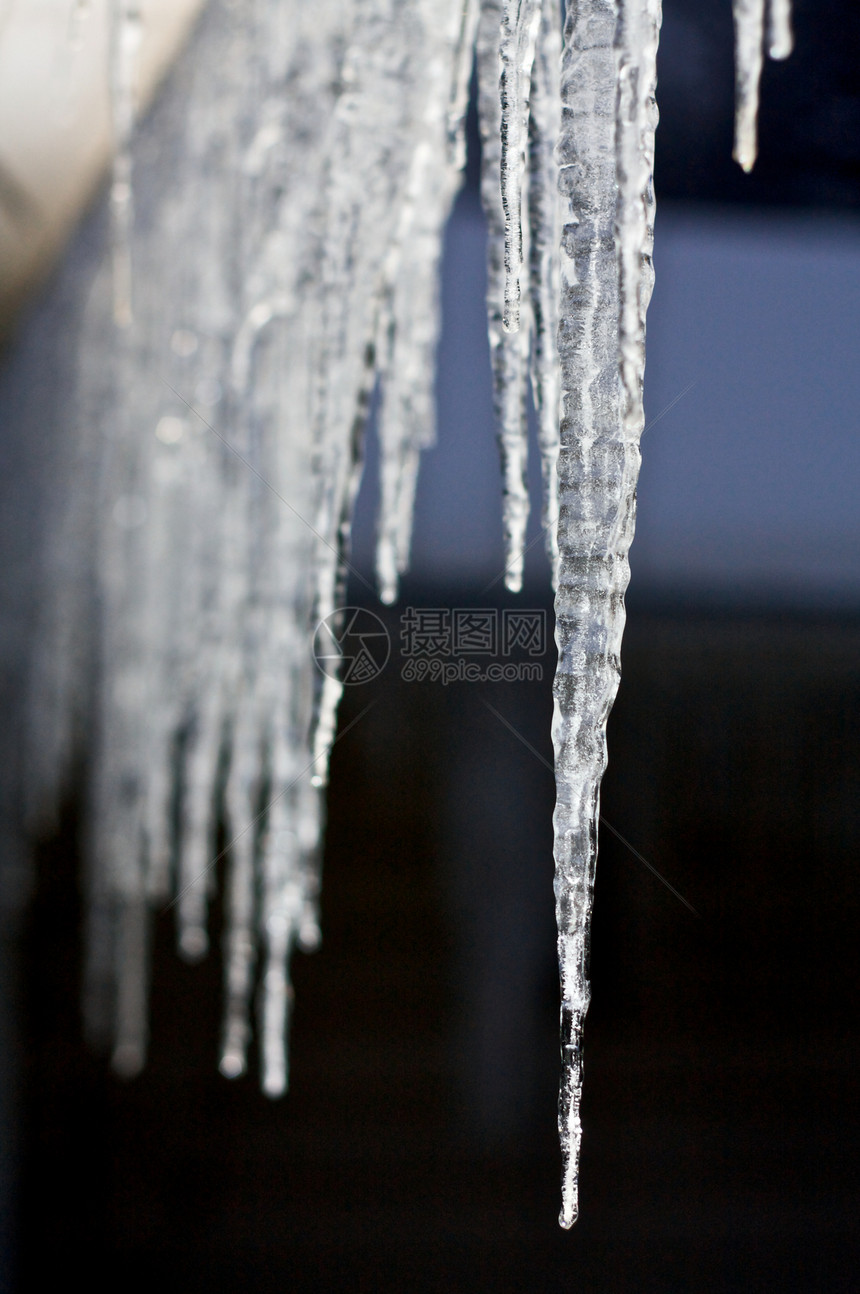 冰柱冻结寒冷水滴滴水季节重力图片