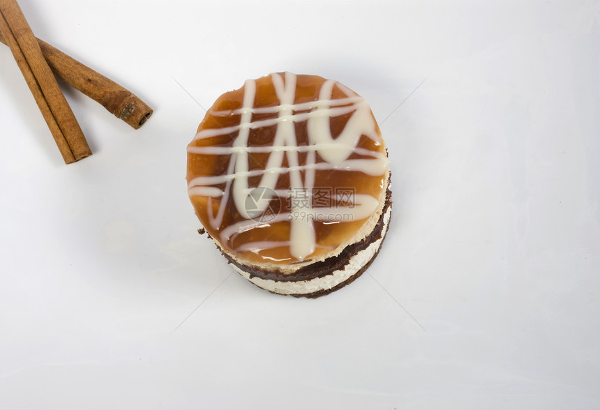 圆蛋糕盘子味道美食食物棕色甜点照片面包肉桂产品图片