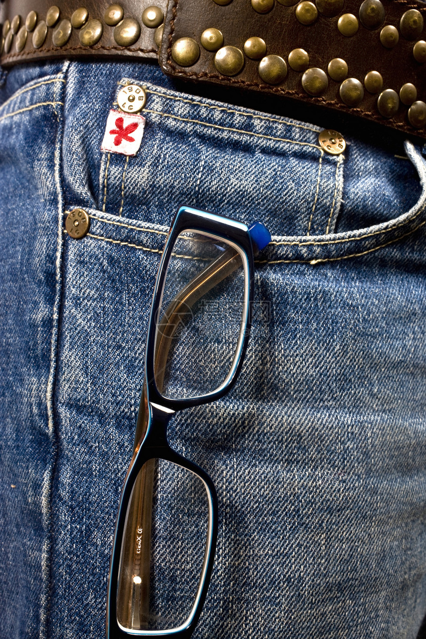 牛仔牛仔裤的外观口袋奇观带子腰带安全奢华照片裙子眼镜环形图片