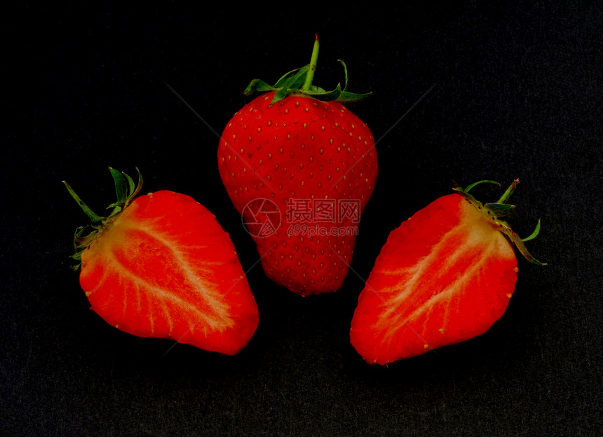新鲜有机草莓甜点奶油红色浆果饮料水果稻草农村气泡食物图片