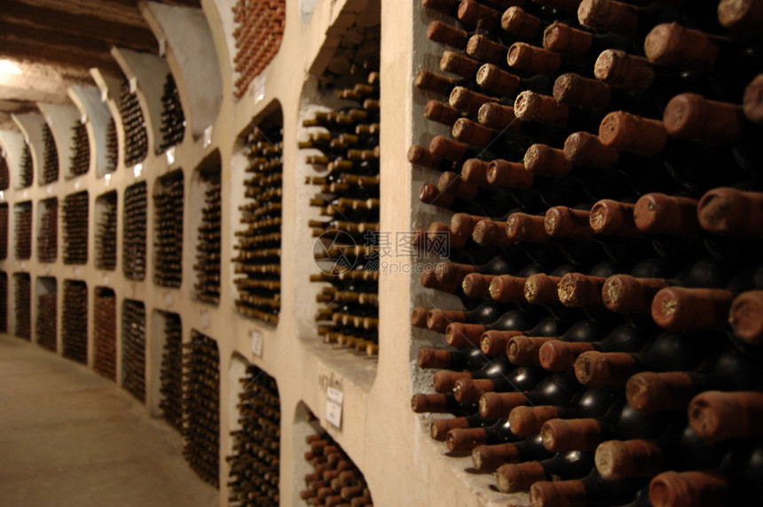 温和瓶子技术历史房间地下室酒精木头酿酒葡萄园发酵图片