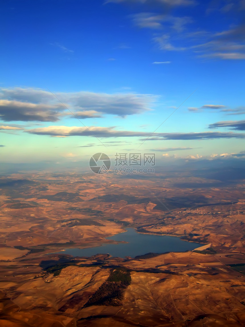 奥利亚斯特罗湖农场天空顶峰风景高度场地海岸线飞行短线明信片图片