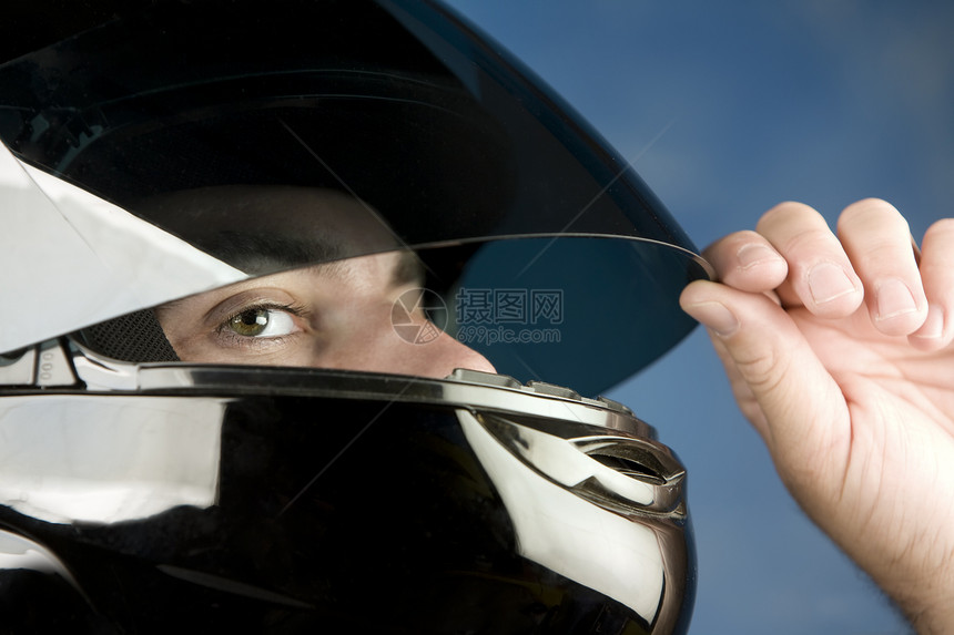 戴摩托车头盔的男人黑色赛车警卫安全竞赛男性眼睛司机运动图片