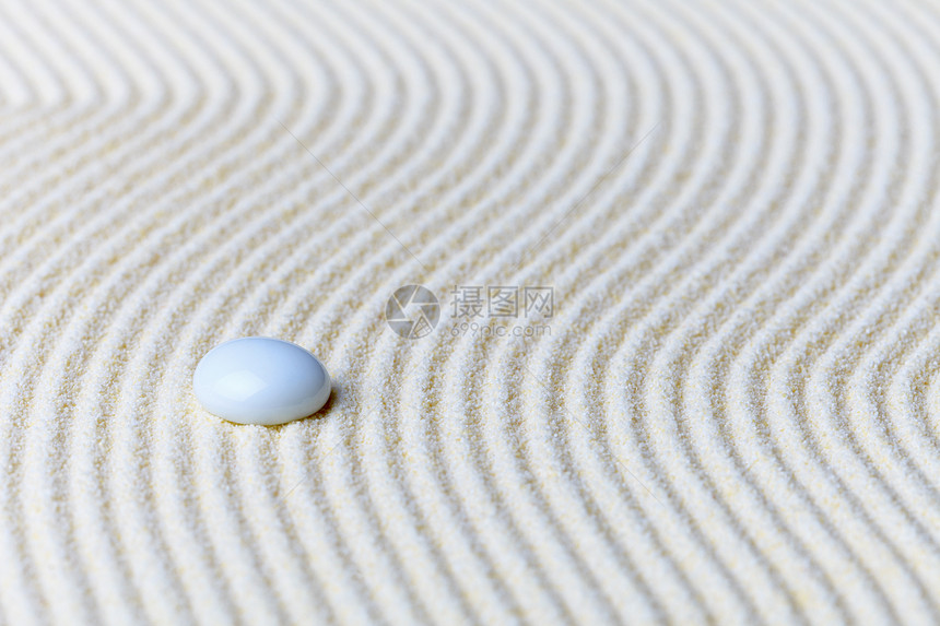 抽象成份 沙子上的玻璃滴     Zen花园图片