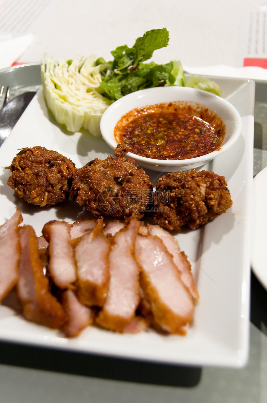 亚洲食物文化美食午餐盘子蔬菜油炸咸味猪肉餐厅民族图片