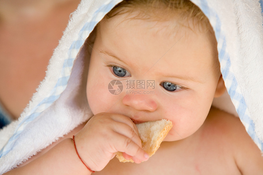 婴孩婴儿孩子营养面包童年白色图片