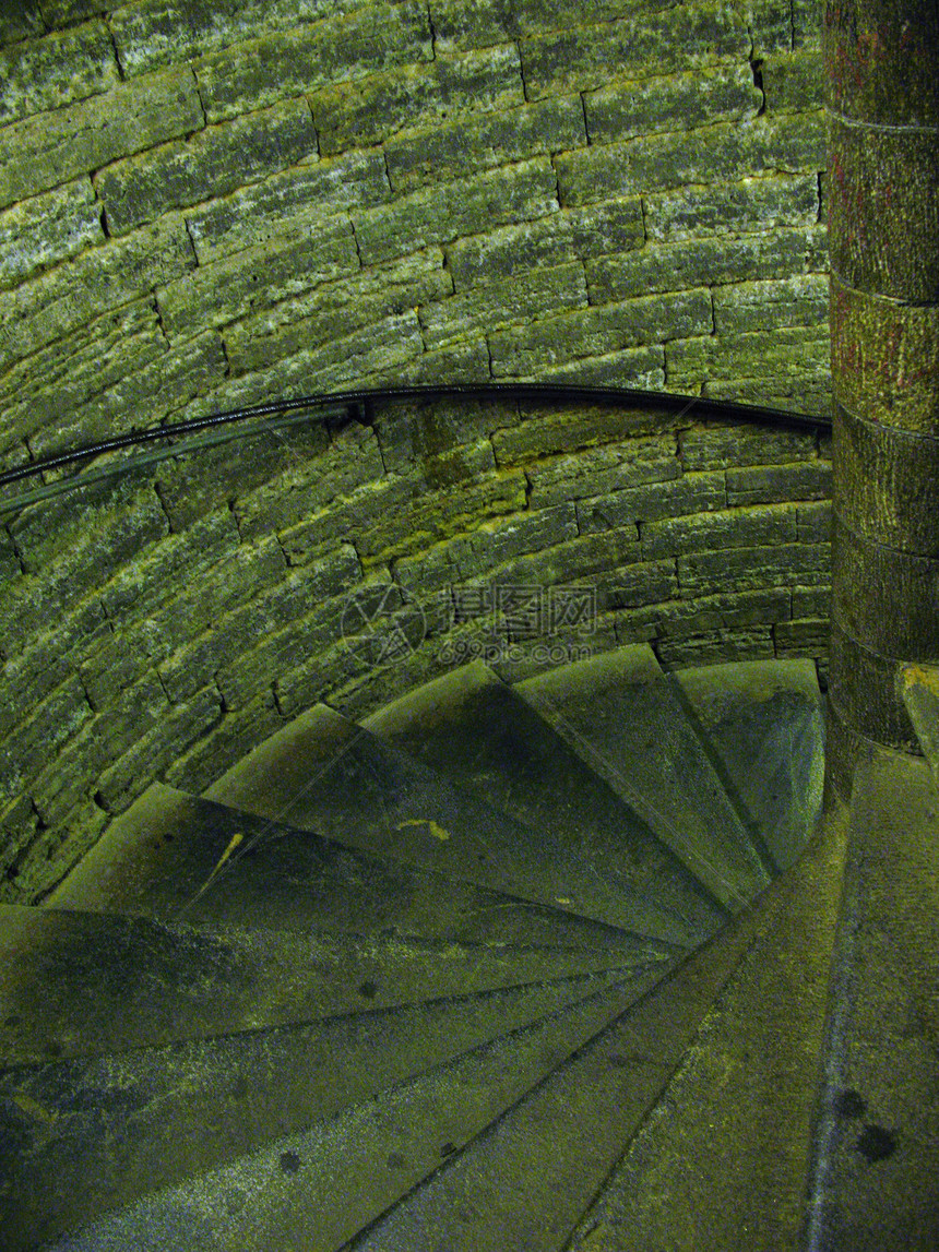 旧螺旋旋转楼梯建筑学房子栏杆石头出口宗教曲线脚步入口圆形图片