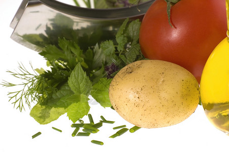 切开新鲜的草药和蔬菜草本植物唾液香料季节薄荷香菜市场宏观植物食物背景图片