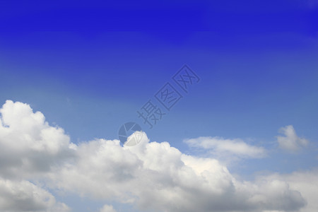 清蓝天空蓝色呼吸天气气氛白色漂移背景图片