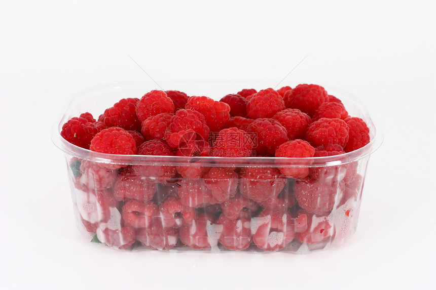 塑料容器中的新鲜草莓图片