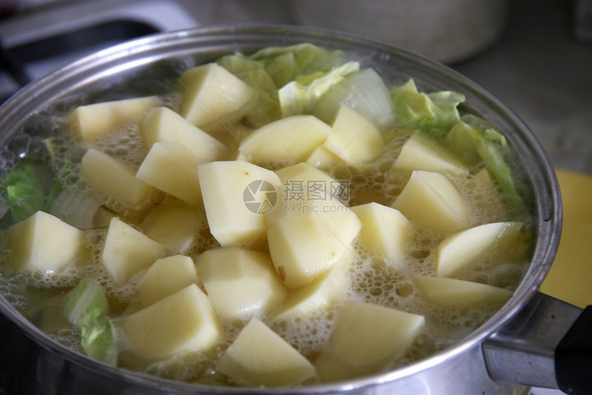 锅里煮菜的蔬菜图片
