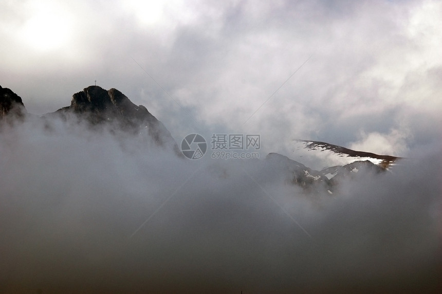 Tatra山天气爬坡山脉岩石风暴图片