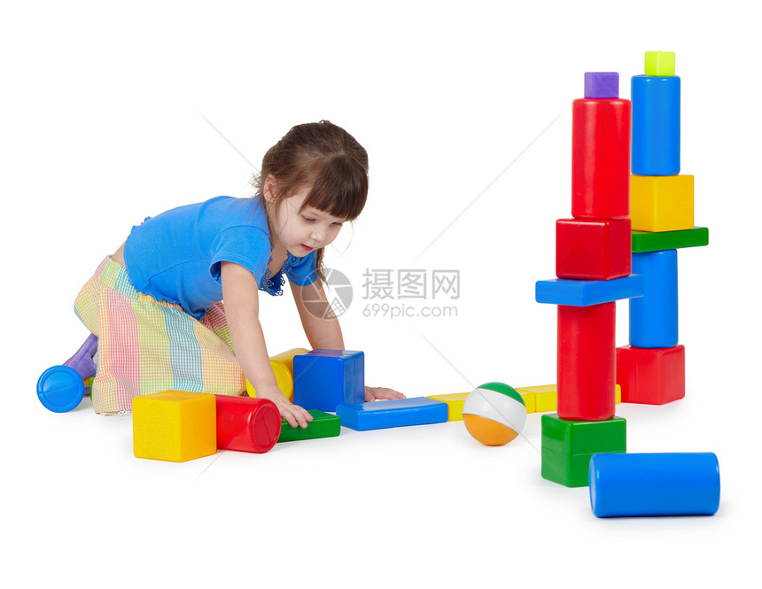 女孩玩玩具砖图片