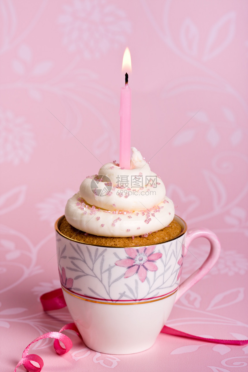 生日蛋糕蛋糕庆典派对食物粉红色陶器烘烤小雨小吃茶杯背景图片