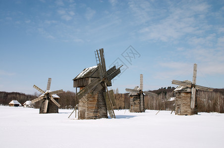 冬季山丘的风车背景图片