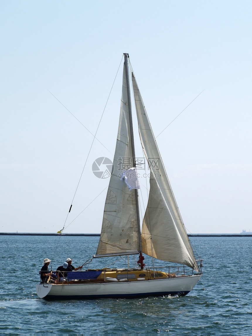 游艇海洋竞赛漂浮血管运动帆船床单奢华单桅航行图片