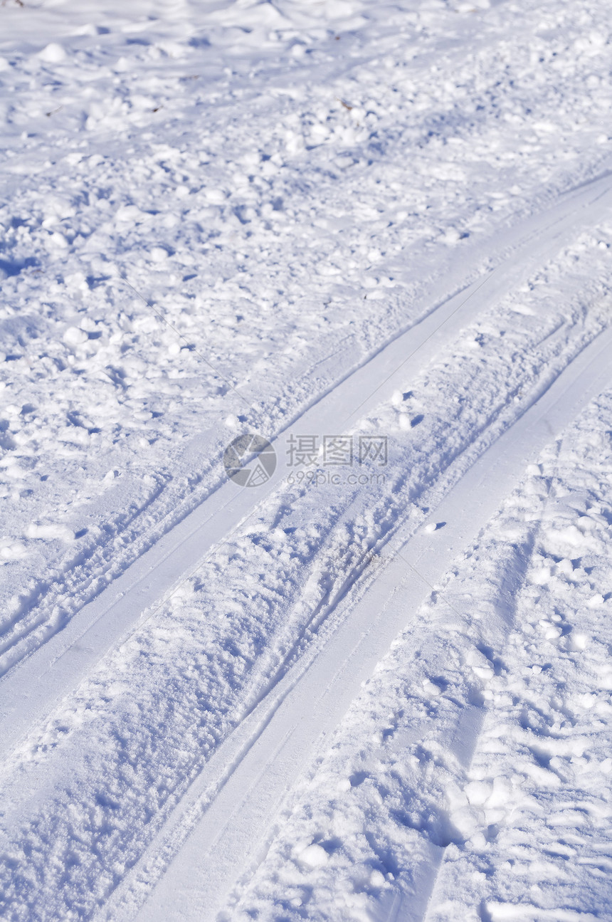 积雪中的轨迹天气季节白色图片