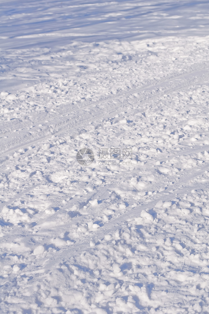 积雪中的轨迹季节天气图片