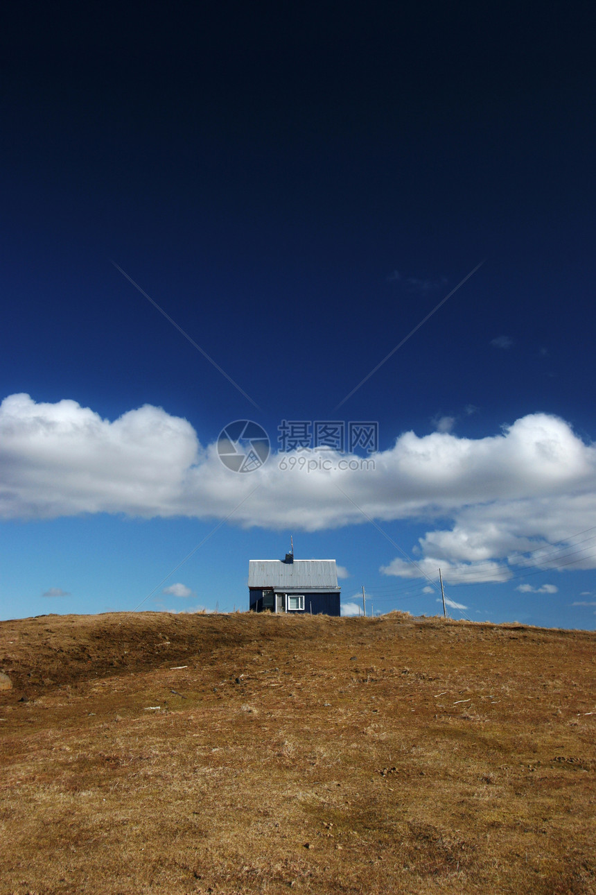 山上的房子电力生活偏光片小屋爬坡窗户建筑农场国家寂寞图片