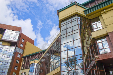 现代建筑环境城市生长景观地面高度蓝色反射住宅玻璃背景图片