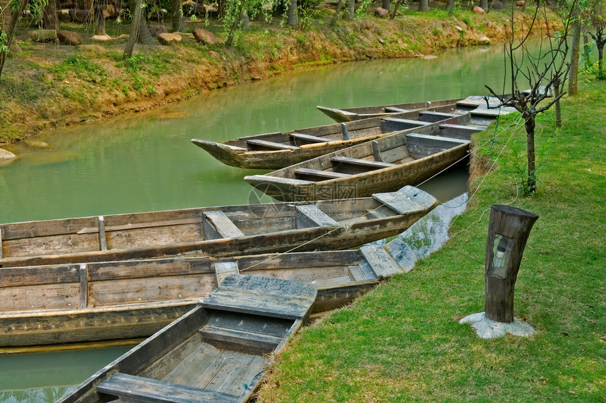 游艇独木舟血管运输漂浮风景运河池塘帆船漂流古董图片