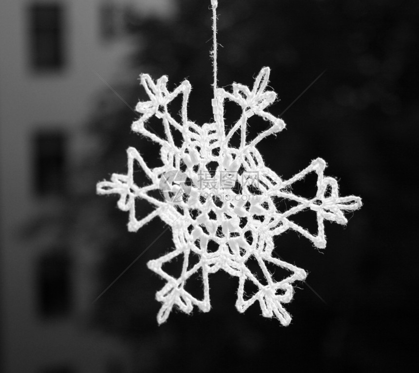 雪花纺织品黑与白手工圣诞季节白色工艺饰品针织图片