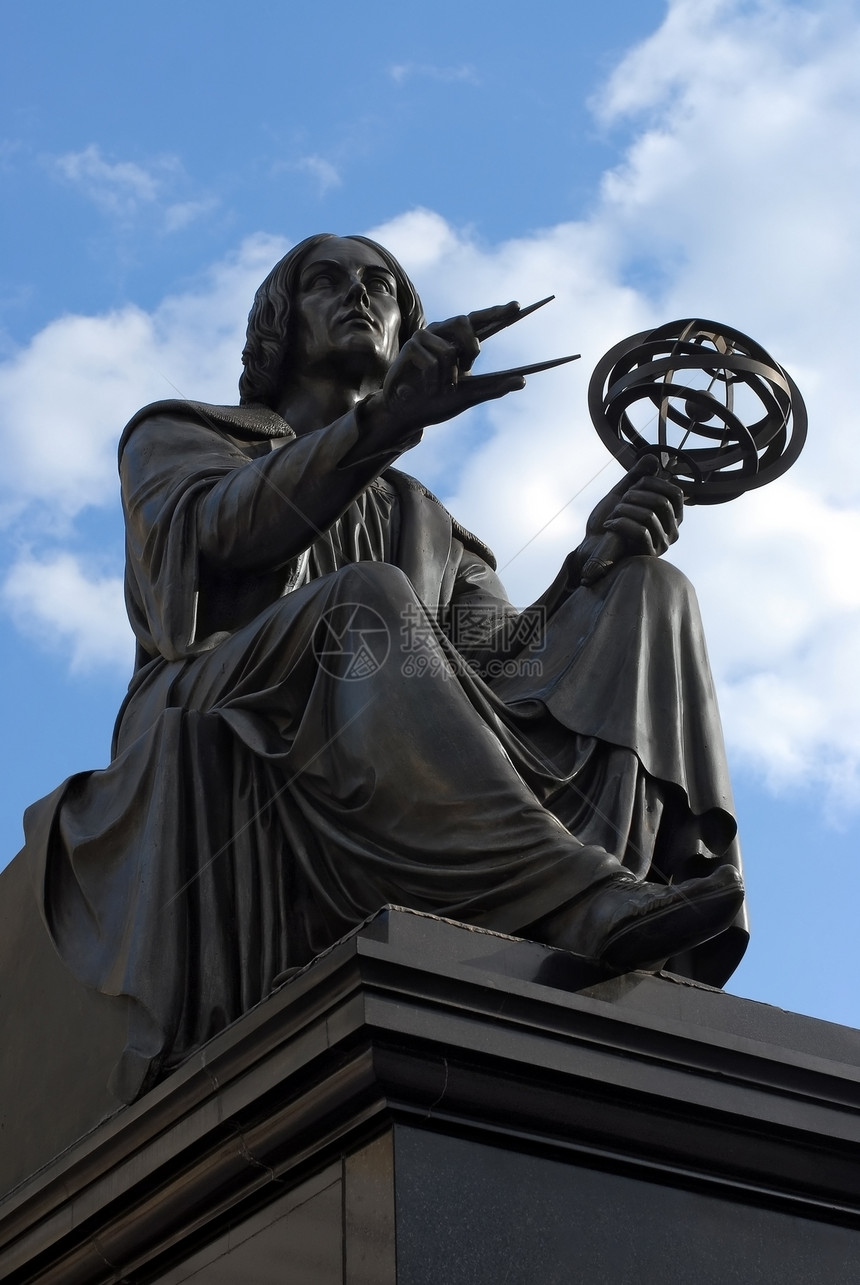 哥白尼纪念碑抛光古董天文学家地标雕塑科学家日心男人历史星盘图片