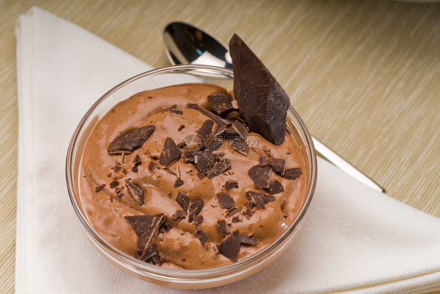 鲜自自制巧克力慕斯甜点奶制品食谱奶油餐巾诱惑盘子美食可可巧克力图片