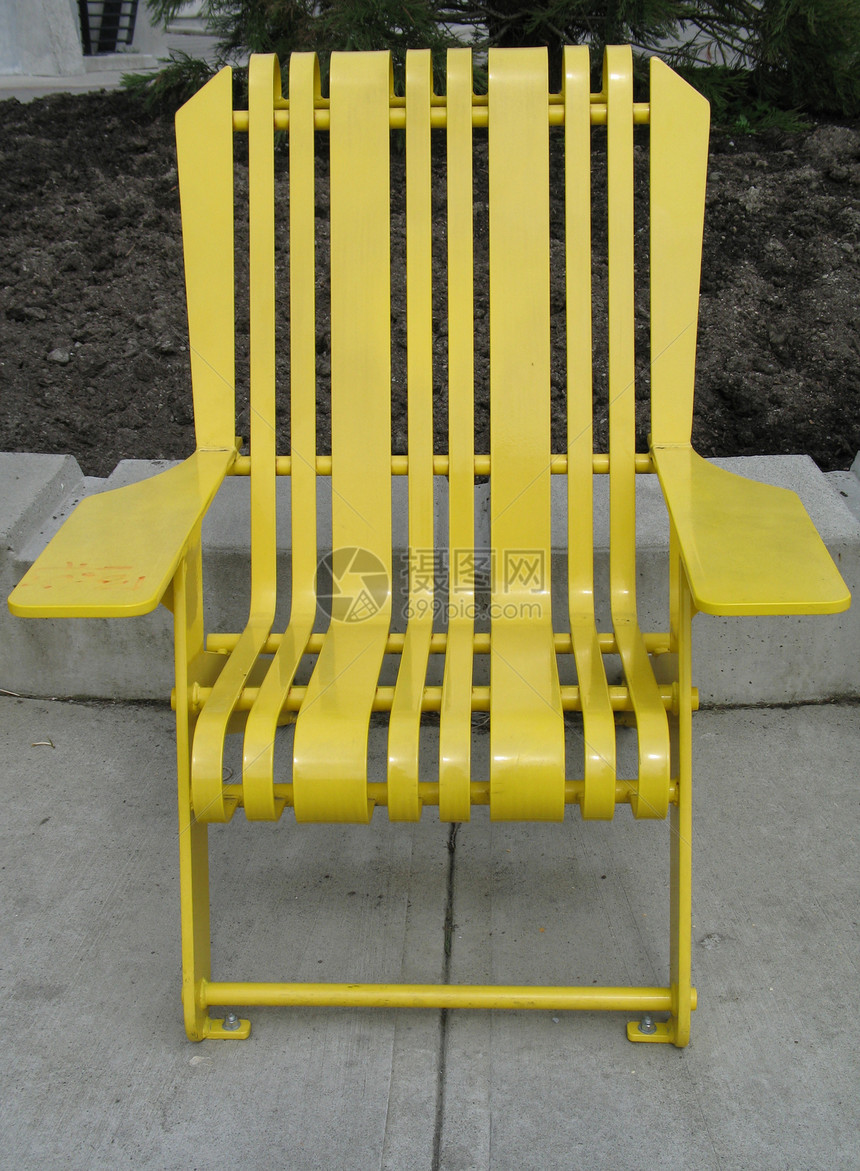 黄色公园椅图片