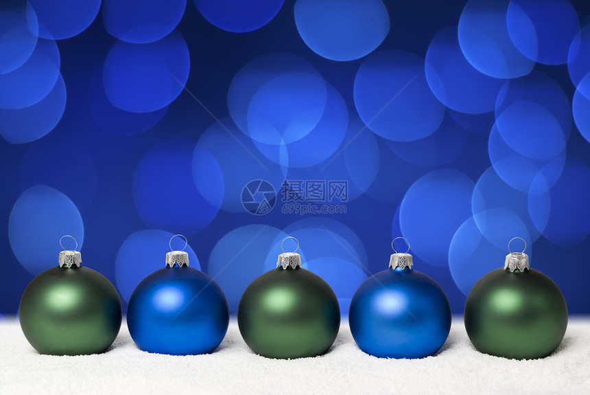 圣诞球白色辉光装饰品微光团体绿色蓝色图片