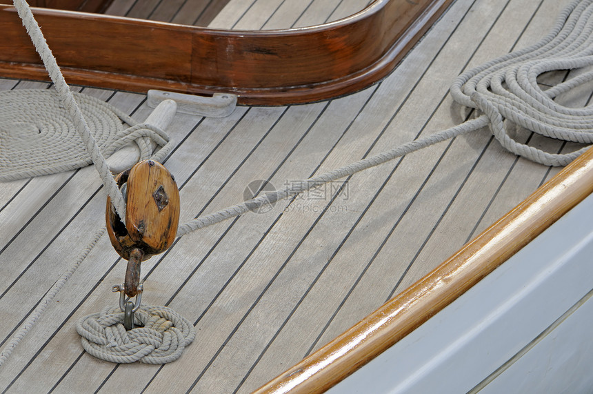 木木船甲板帆船游艇运动设备木头航海航行图片