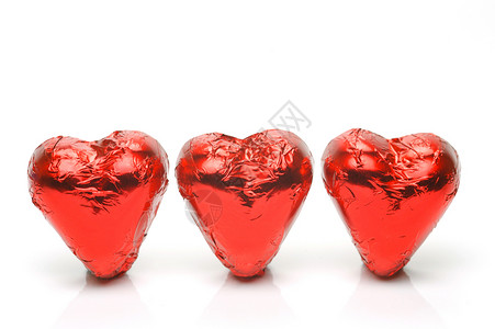 巧克力爱心糖果红色食物白色背景图片