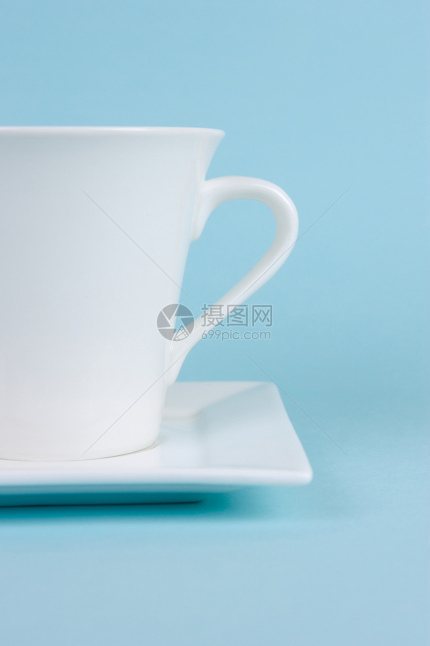黑咖啡黑色蓝色饮料杯子巧克力勺子白色图片