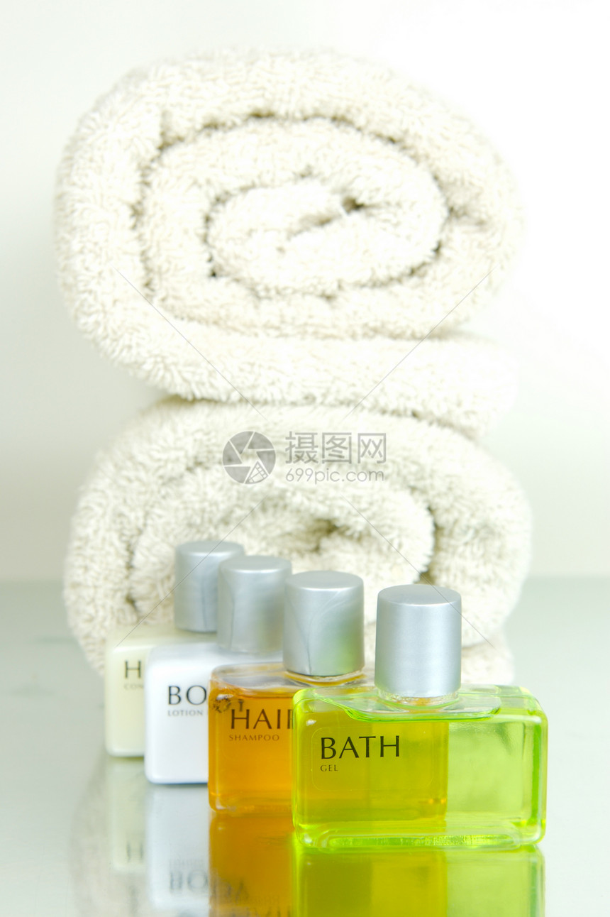 毛发和身体产品毛巾护发素白色洗剂洗澡洗发水肥皂温泉瓶子图片