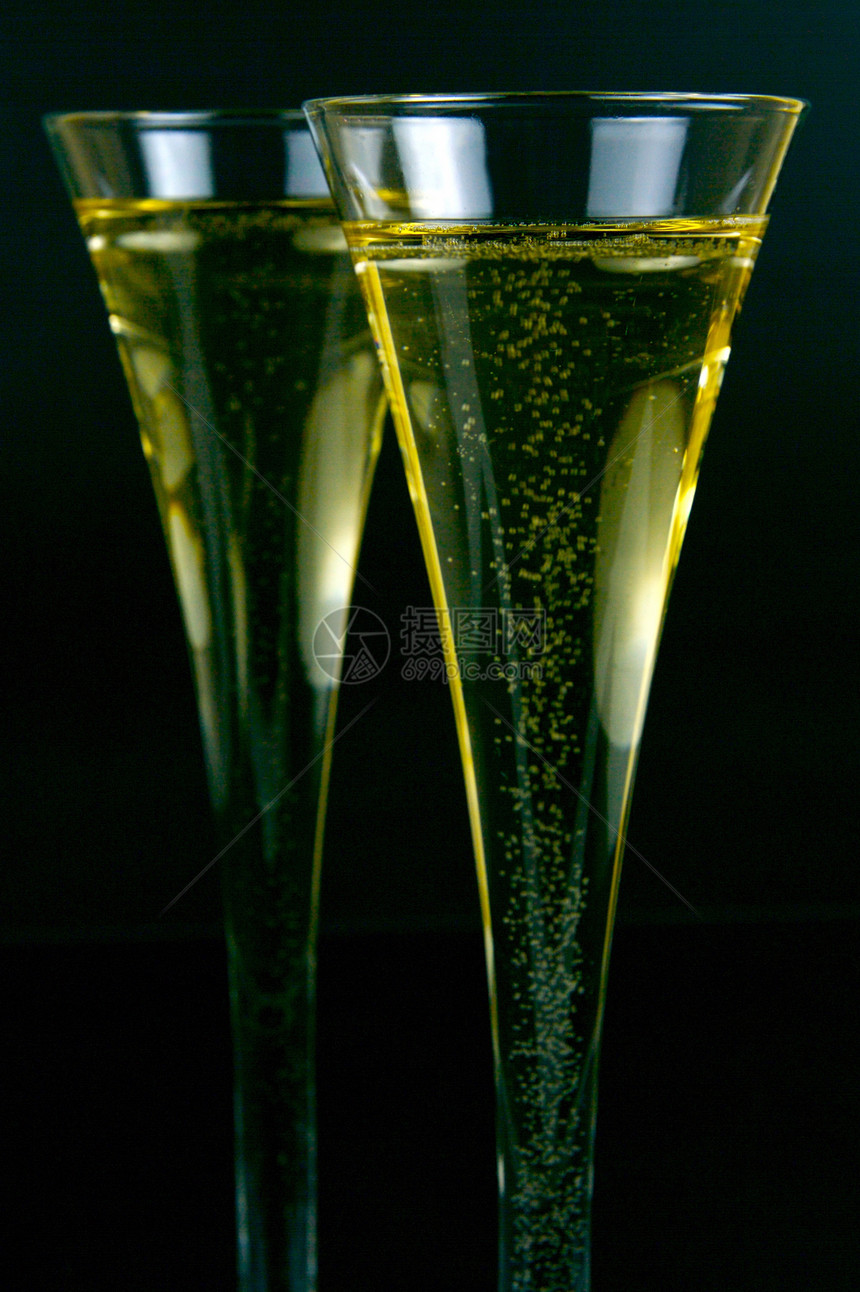 闪耀的葡萄酒酒精白色黑色派对饮料庆典眼镜玻璃图片