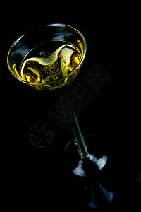 闪耀的葡萄酒派对眼镜庆典玻璃饮料黑色酒精白色背景图片